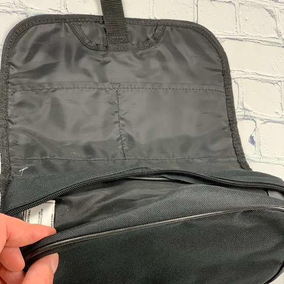 Adidas Toiletries Accesory Bag - Picture 3 of 4